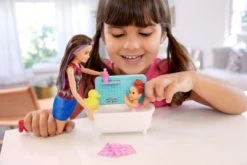 Barbie Skipper Babysitter Puppe (brünett), Spielset Mit Baby-Puppe & Badewanne -Kinderspielzeugladen 10420590 03