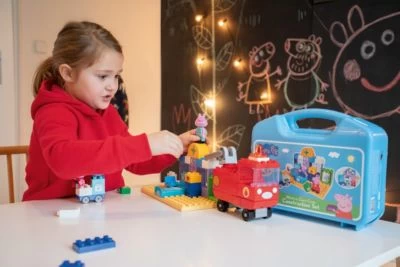 PlayBIG Bloxx Peppa Pig Feuerwehrauto, 58-tlg. 7 PlayBIG Bloxx Peppa Pig Feuerwehrauto, 58-tlg. – Bild 5