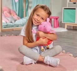 SIMBA Peppa Pig Plüschfigur Peppa Mit Sound, 22 Cm -Kinderspielzeugladen 16370943 06