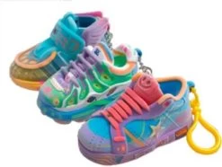 JOY TOY Sneak Artz Set - 2 X Mini 10 Cm Sneaker Zum Anmalen Und Selber Designen Im Schuhkarton, 24-fach Sortiert -Kinderspielzeugladen 18992852 04