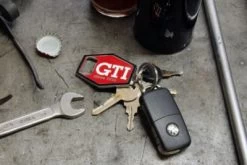 VW Collection By BRISA VW GTI Schlüsselanhänger/Flaschenöffner -Kinderspielzeugladen 23947469 04