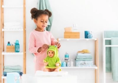 Corolle Mon Grand Poupon - Bademantel Frosch, 36 Cm 6 Corolle Mon Grand Poupon - Bademantel Frosch, 36 Cm – Bild 4